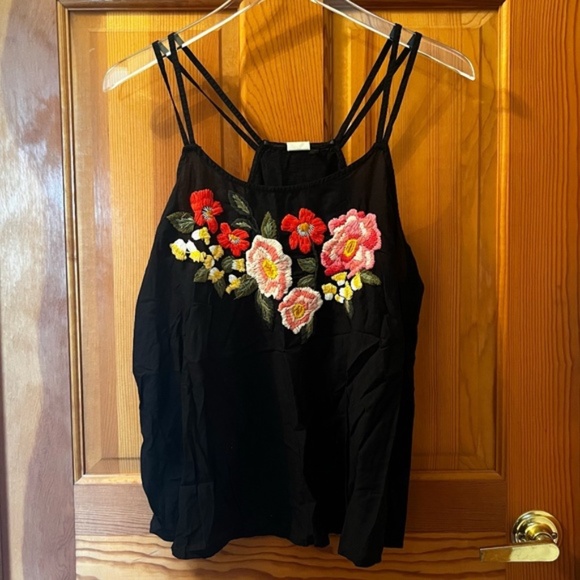 Needlepoint Embroidered Floral Black Swing Tank Top - Picture 2 of 5
